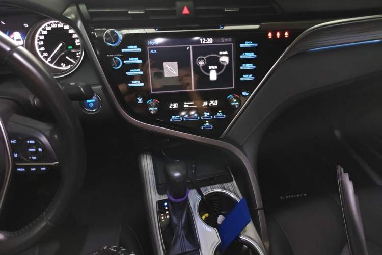Used Toyota Camry 2018 Dual-Engine 2.5 HG Luxury Edition Audio And AC Panel