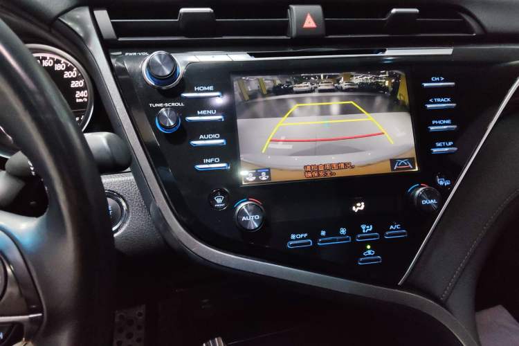 Used Toyota Camry 2018 2.5G Luxury Edition Audio And AC Panel