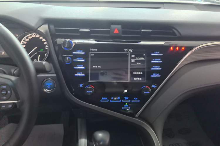 Used Toyota Camry 2018 Dual-Engine 2.5 HG Luxury Edition Audio And AC Panel