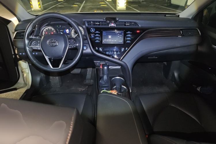 Used Toyota Camry 2018 2.0G Luxury Edition Center Console