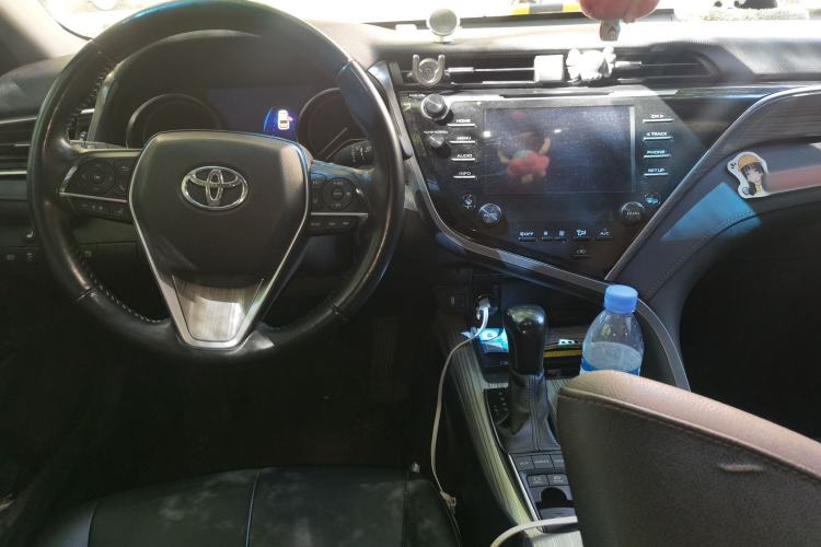 Used Toyota Camry 2018 Dual-Engine 2.5 HG Luxury Edition Center Console