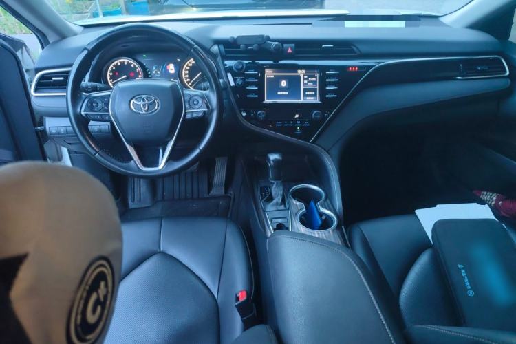 Used Toyota Camry 2018 2.0G Luxury Edition Center Console