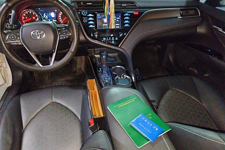 Used Toyota Camry 2018 2.5S Fēngshàng Edition Center Console