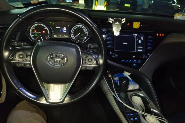 Used Toyota Camry 2018 Dual-Engine 2.5 HG Luxury Edition Center Console