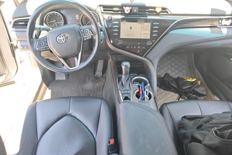 Used Toyota Camry 2018 2.5G Luxury Edition Center Console