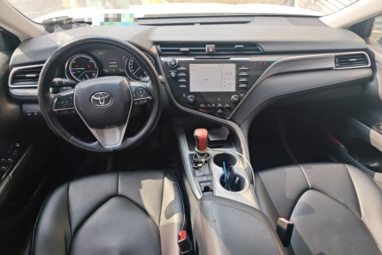 Used Toyota Camry 2018 Dual-Engine 2.5 HG Luxury Edition Center Console