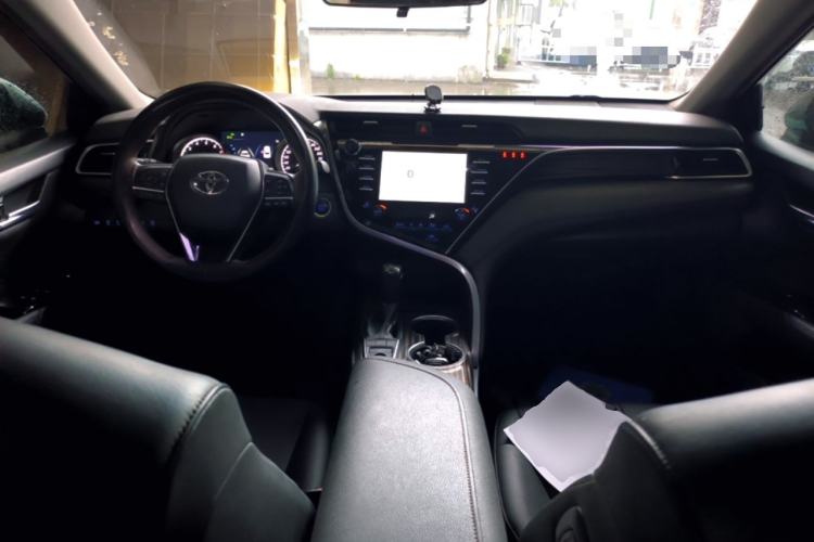 Used Toyota Camry 2018 2.5G Luxury Edition Center Console