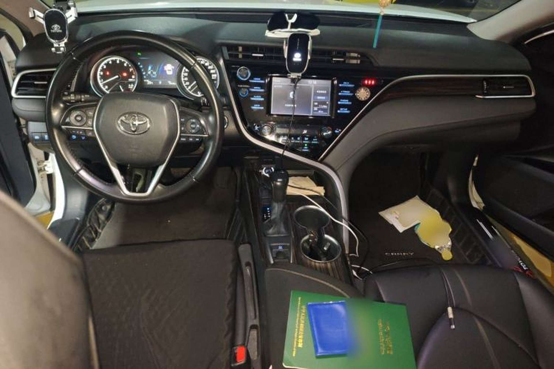 Used Toyota Camry 2018 2.0G Luxury Edition Center Console