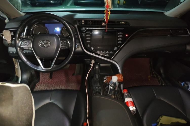 Used Toyota Camry 2018 2.5G Luxury Edition Center Console