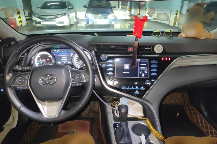 Used Toyota Camry 2018 Dual-Engine 2.5 HG Luxury Edition Center Console
