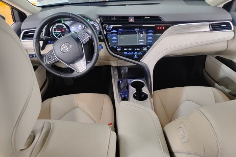 Used Toyota Camry 2018 Dual-Engine 2.5 HG Luxury Edition Center Console