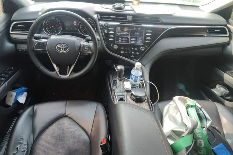 Used Toyota Camry 2018 2.5G Luxury Edition Center Console