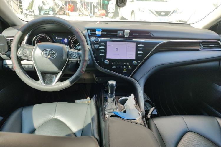 Used Toyota Camry 2018 2.5G Luxury Edition Center Console