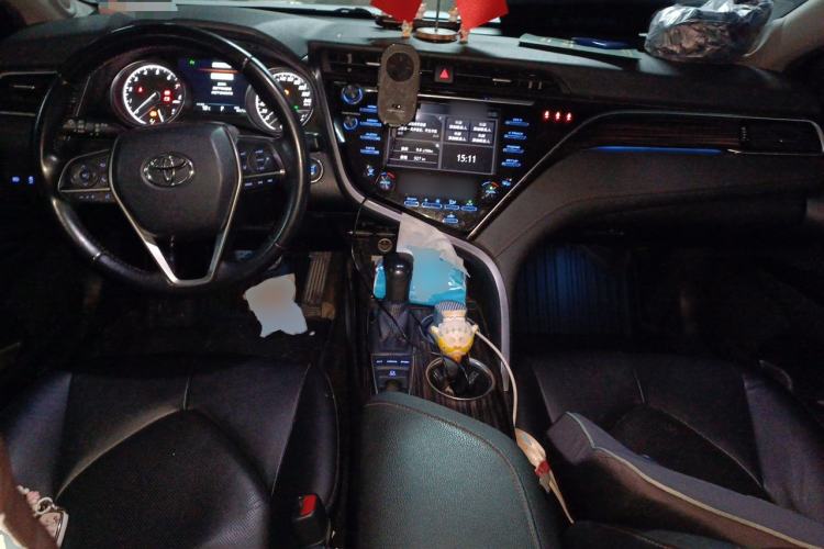Used Toyota Camry 2018 2.5G Luxury Edition Center Console