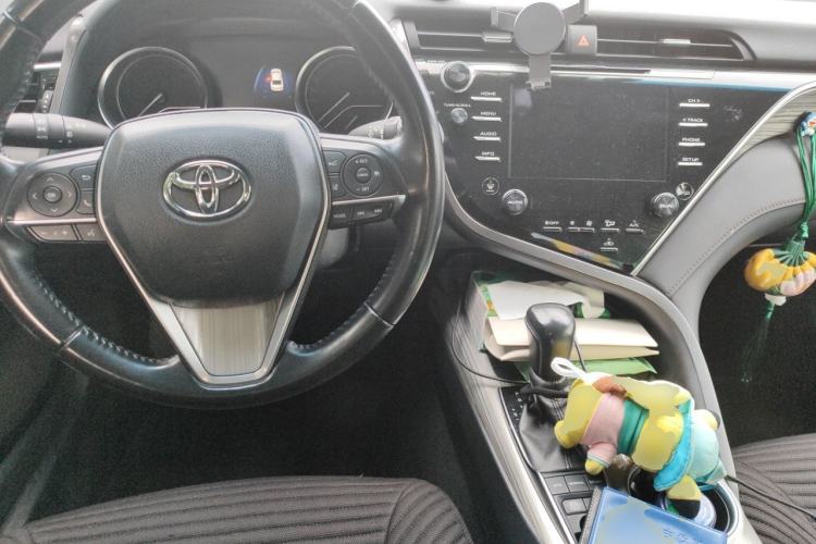 Used Toyota Camry 2018 Dual-Engine 2.5 HG Luxury Edition Center Console