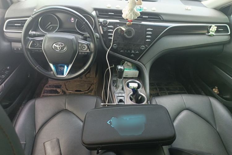 Used Toyota Camry 2018 2.5G Luxury Edition Center Console