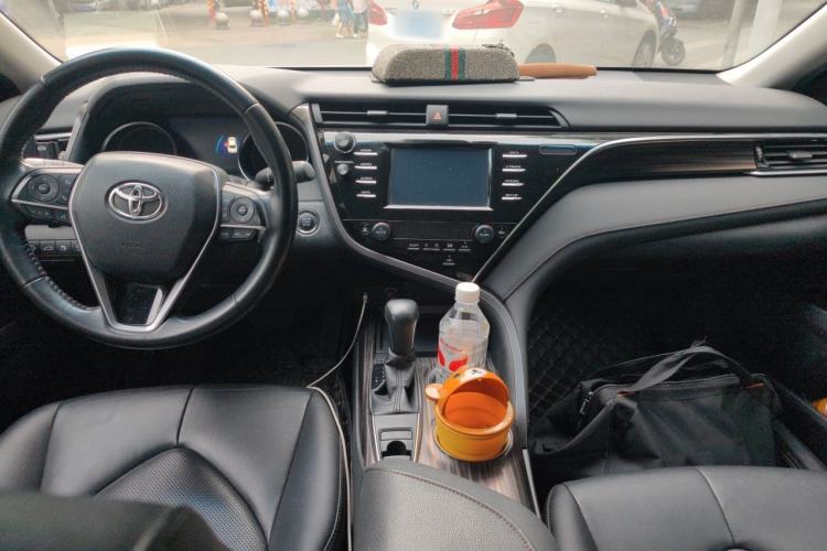 Used Toyota Camry 2018 2.0G Luxury Edition Center Console