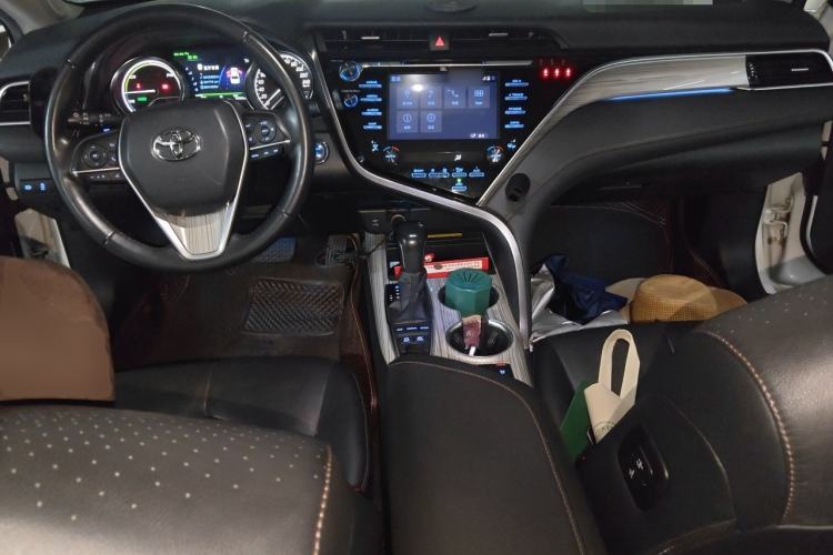 Used Toyota Camry 2018 Dual-Engine 2.5HQ Flagship Edition Center Console