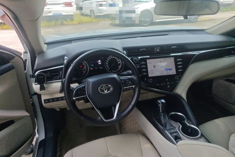 Used Toyota Camry 2018 2.5G Luxury Edition Center Console