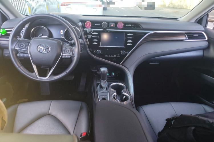 Used Toyota Camry 2018 2.0G Luxury Edition Center Console