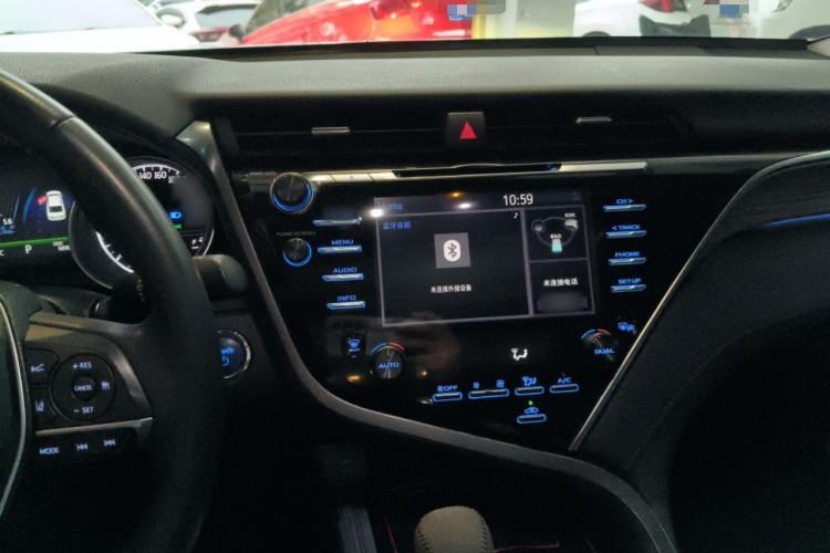 Used Toyota Camry 2018 Dual-Engine 2.5 HG Luxury Edition Center Console