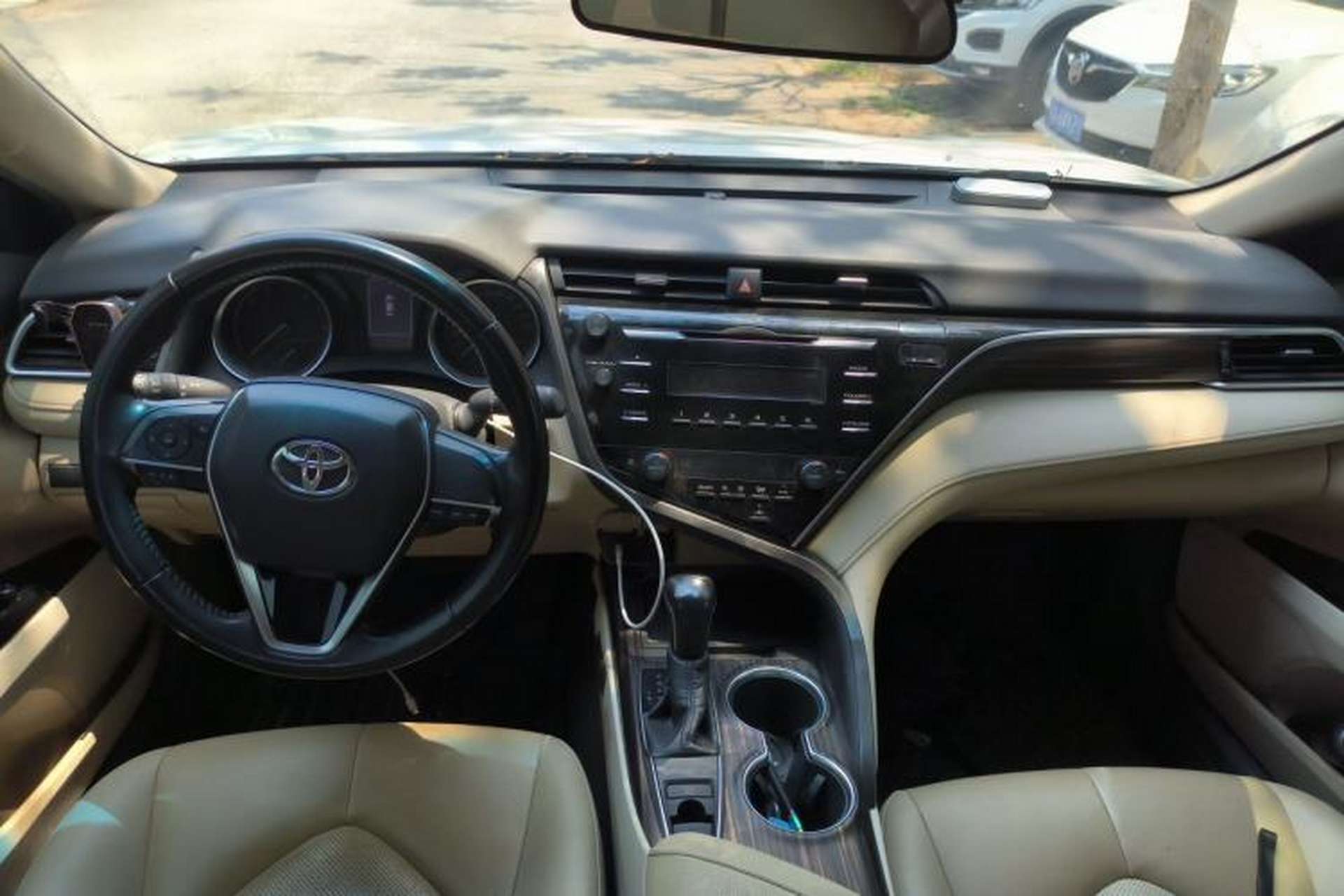 Used Toyota Camry 2018 2.0E Leading Edition Center Console