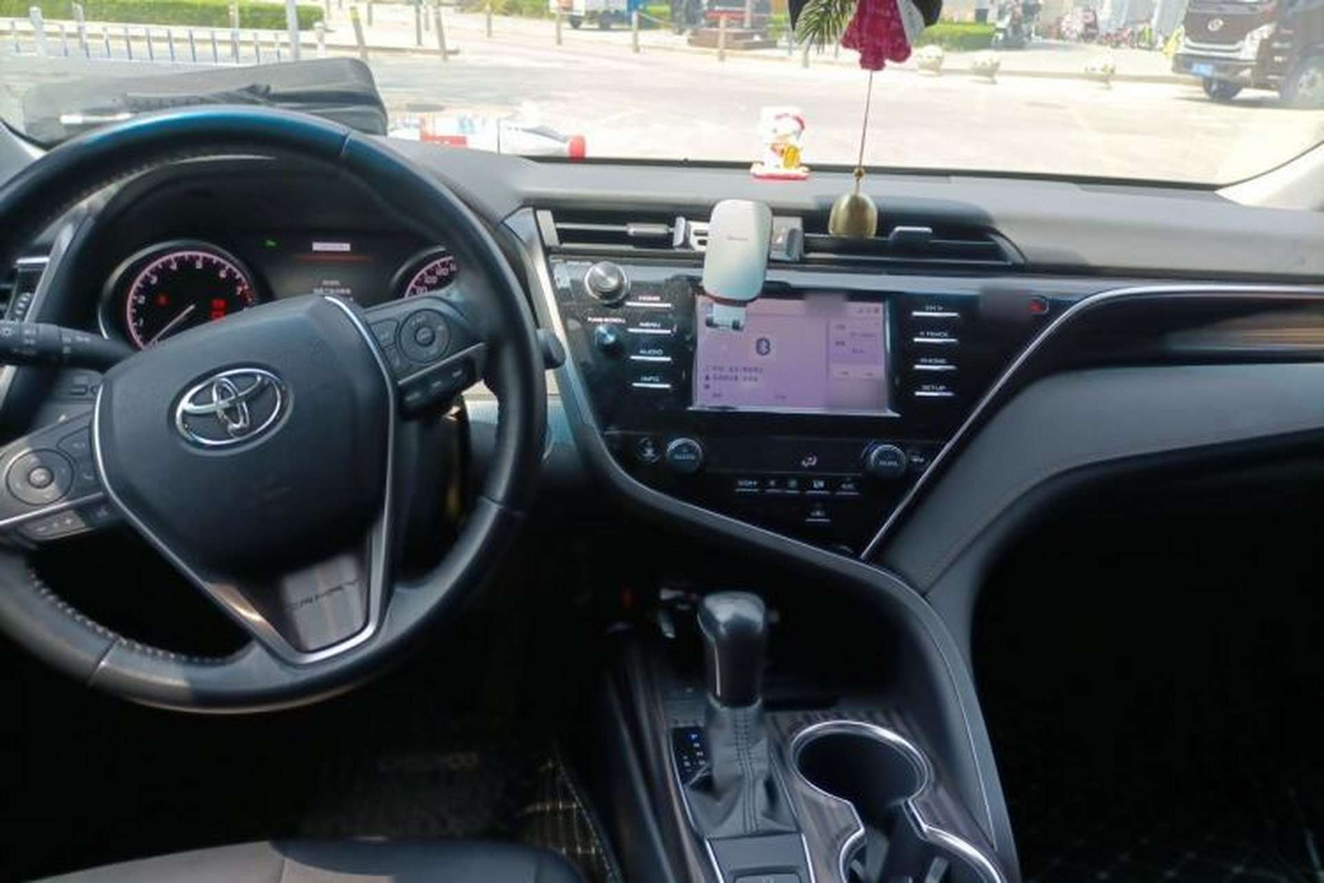 Used Toyota Camry 2018 2.0G Luxury Edition Center Console