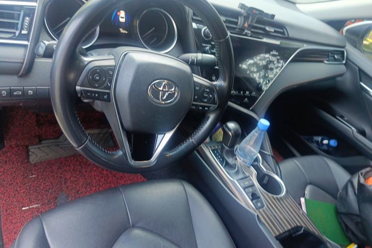 Used Toyota Camry 2018 2.5G Luxury Edition Center Console