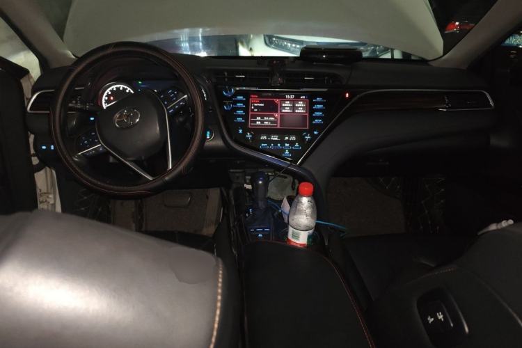 Used Toyota Camry 2018 2.5G Luxury Edition Center Console