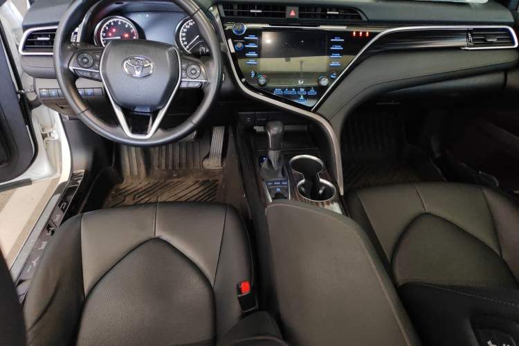 Used Toyota Camry 2018 2.5G Luxury Edition Center Console