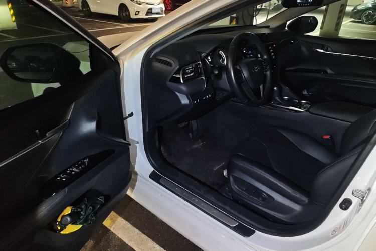Used Toyota Camry 2018 2.0G Luxury Edition Driver Seat