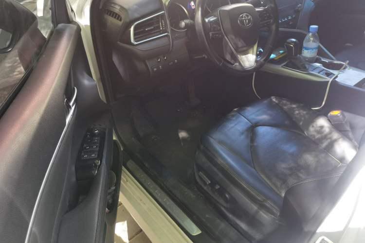 Used Toyota Camry 2018 Dual-Engine 2.5 HG Luxury Edition Driver Seat
