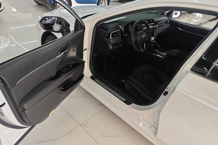 Used Toyota Camry 2018 2.5G Luxury Edition Driver Seat