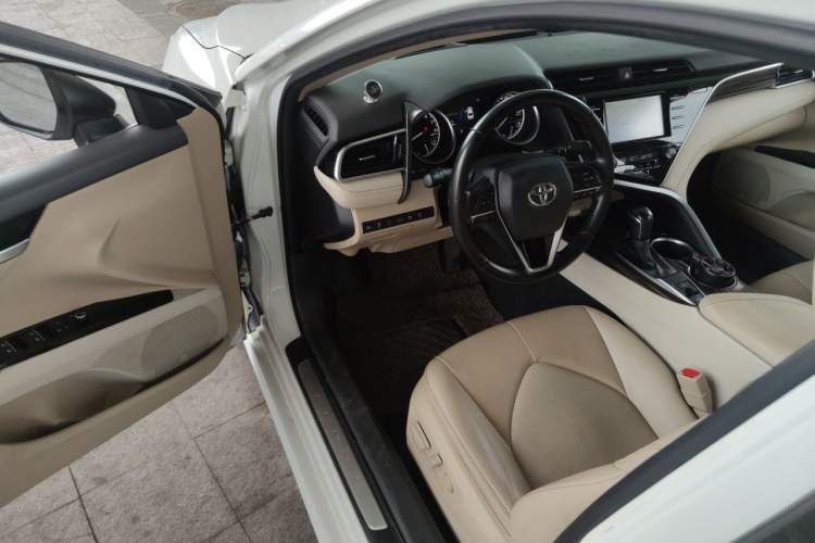 Used Toyota Camry 2018 2.0G Luxury Edition Driver Seat