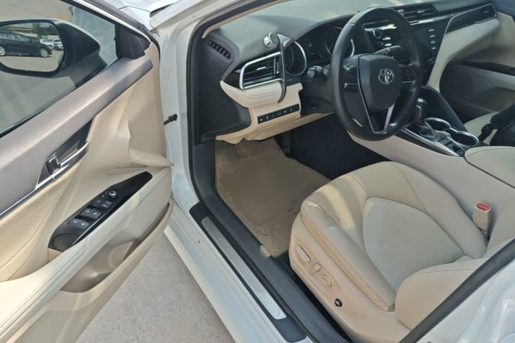 Used Toyota Camry 2018 2.5G Luxury Edition Driver Seat
