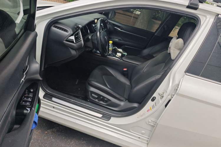 Used Toyota Camry 2018 2.0G Luxury Edition Driver Seat