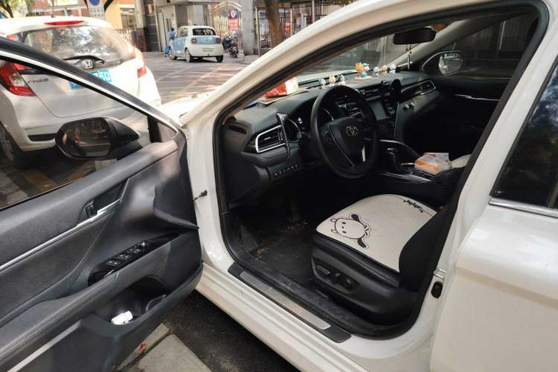 Used Toyota Camry 2018 2.0G Luxury Edition Driver Seat