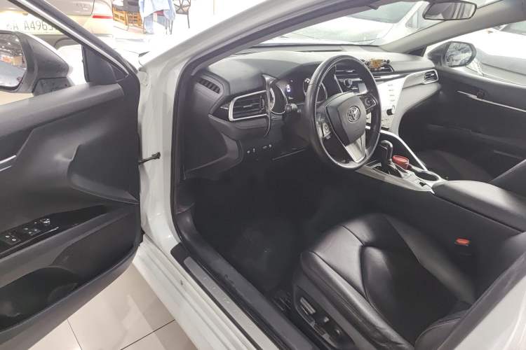 Used Toyota Camry 2018 Dual-Engine 2.5 HG Luxury Edition Driver Seat