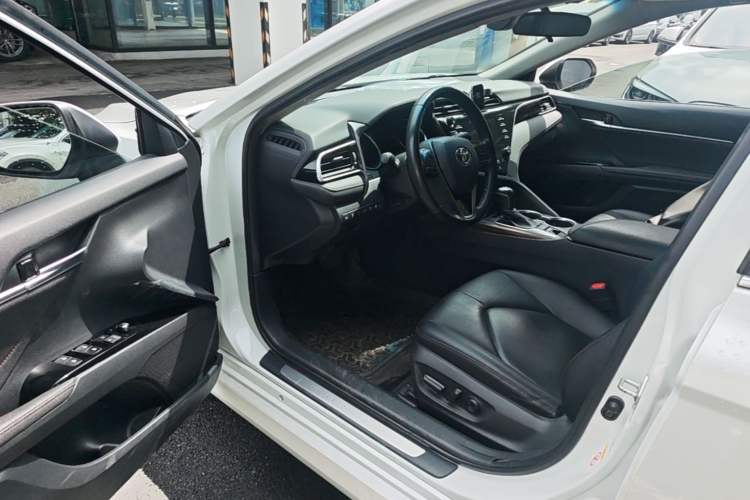 Used Toyota Camry 2018 2.5G Luxury Edition Driver Seat