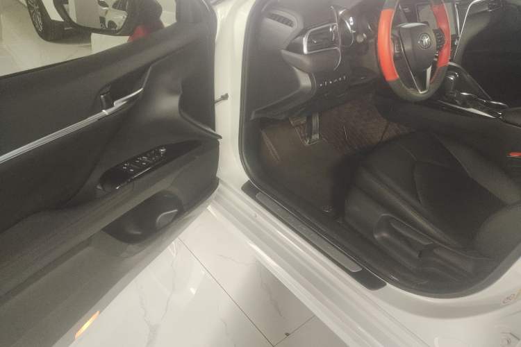 Used Toyota Camry 2018 2.0S FENGSHANG Edition Driver Seat