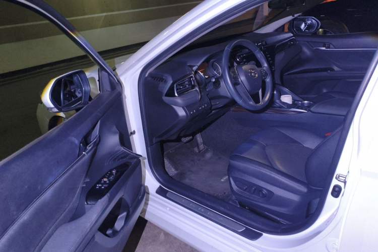 Used Toyota Camry 2018 2.5G Luxury Edition Driver Seat