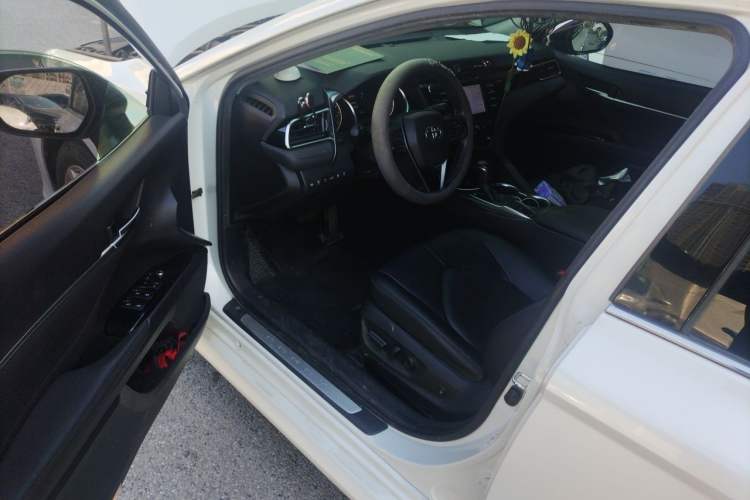 Used Toyota Camry 2018 2.0G Luxury Edition Driver Seat