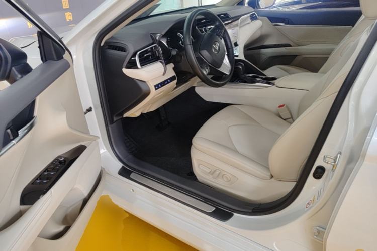 Used Toyota Camry 2018 Dual-Engine 2.5 HG Luxury Edition Driver Seat