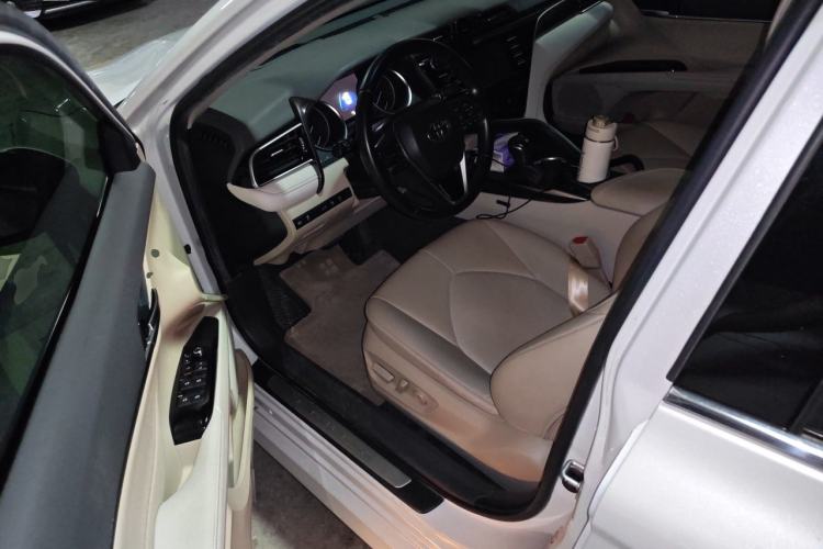 Used Toyota Camry 2018 2.0G Luxury Edition Driver Seat
