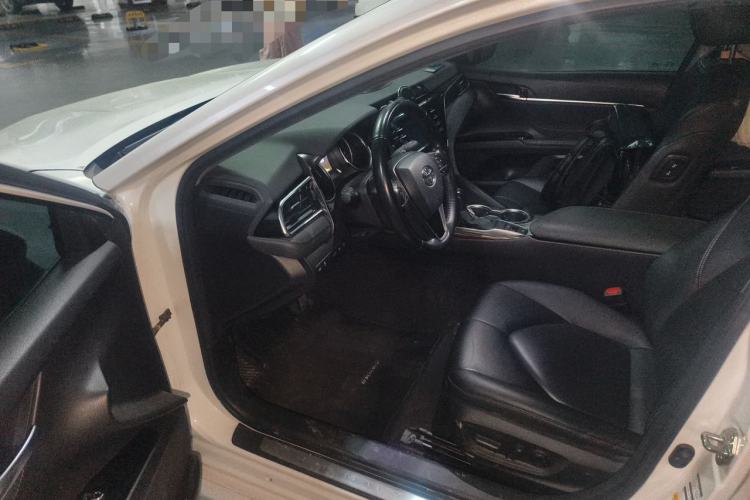 Used Toyota Camry 2018 2.0G Luxury Edition Driver Seat