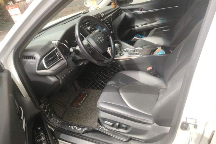Used Toyota Camry 2018 2.0G Luxury Edition Driver Seat
