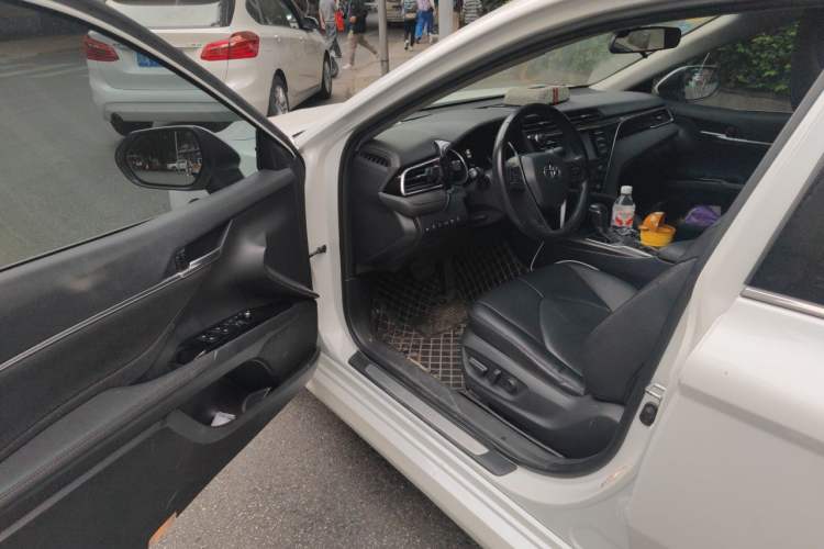 Used Toyota Camry 2018 2.0G Luxury Edition Driver Seat