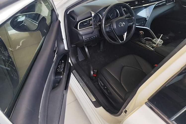Used Toyota Camry 2018 2.5G Luxury Edition Driver Seat
