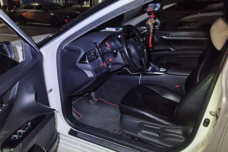 Used Toyota Camry 2018 2.0S FENGSHANG Edition Driver Seat