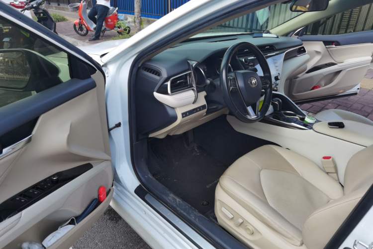Used Toyota Camry 2018 2.5G Luxury Edition Driver Seat